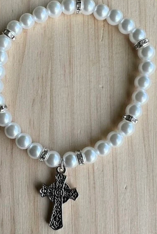 Elegant Handmade Pearl Bracelet with Celtic Cross Charm – Perfect for Weddings, Bridesmaids, Anniversaries & Special Occasions - Rosaries by Minnette
